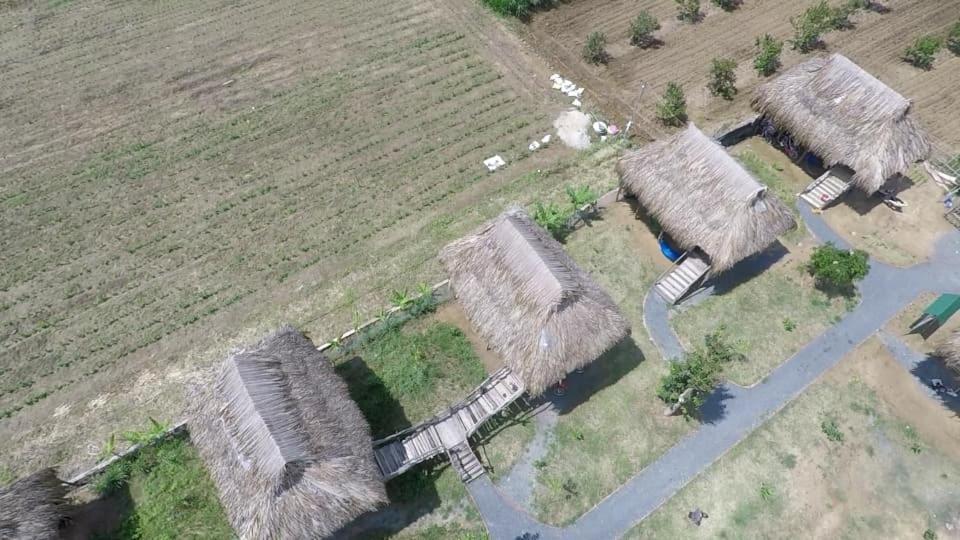 Sunny Field Eco Stilt House Villa Cát Tiên Eksteriør bilde
