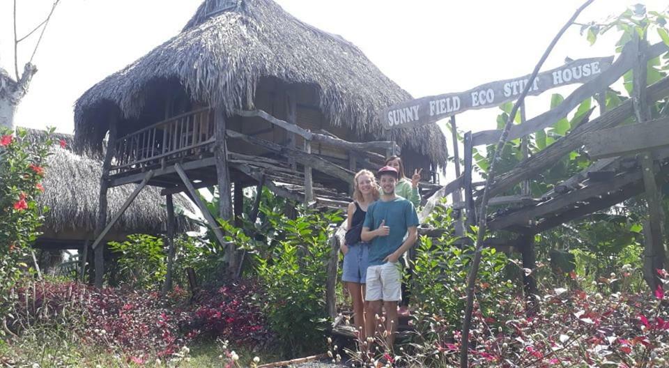 Sunny Field Eco Stilt House Villa Cát Tiên Eksteriør bilde