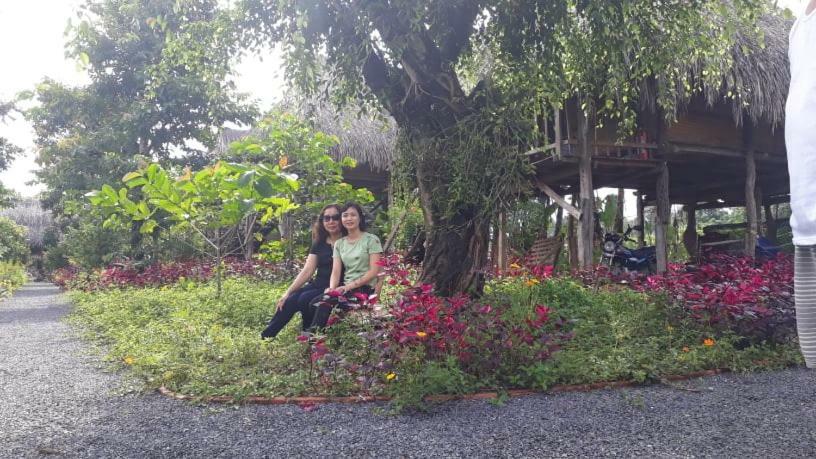 Sunny Field Eco Stilt House Villa Cát Tiên Eksteriør bilde