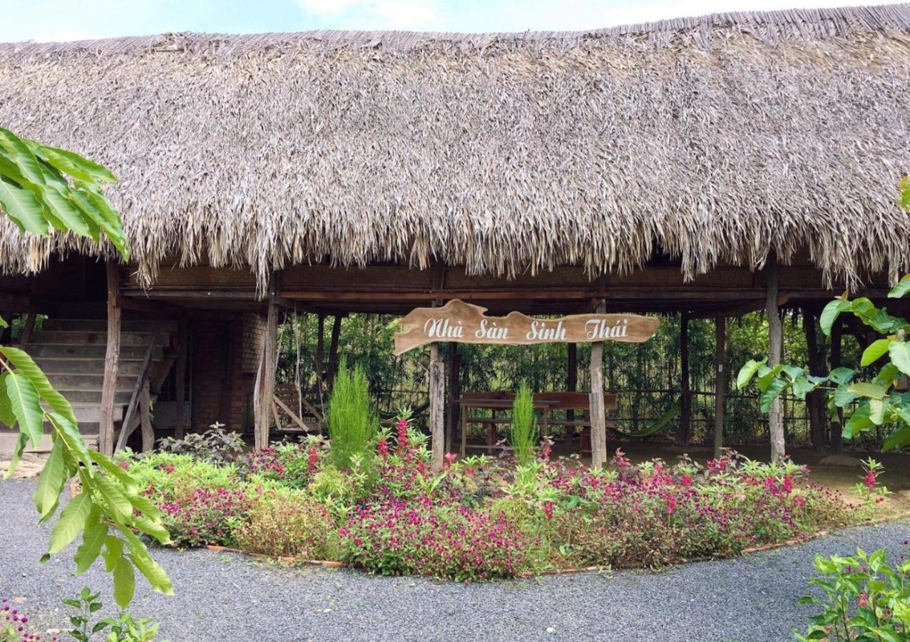 Sunny Field Eco Stilt House Villa Cát Tiên Eksteriør bilde